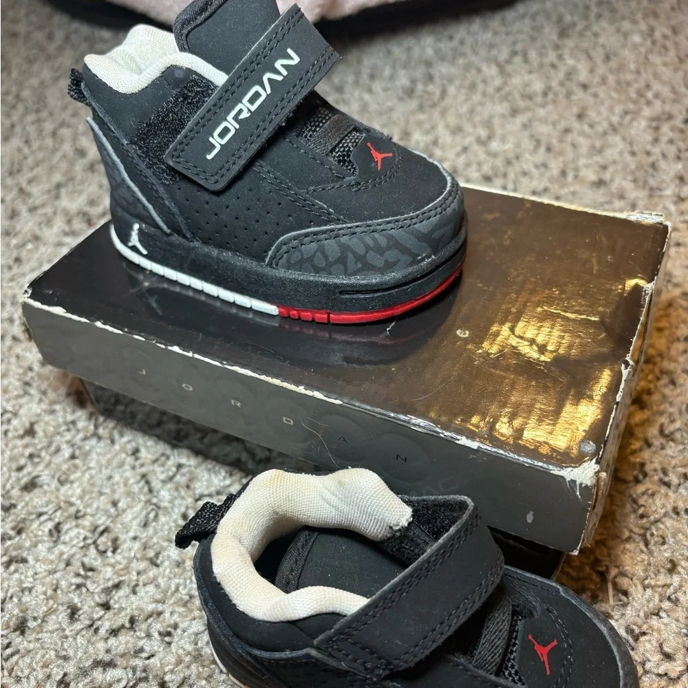 Jordan Kids Black and Red Sneakers 3c Toddler Size - Picture 1 of 3
